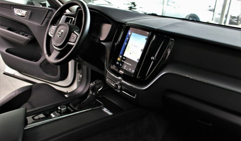 Volvo XC60 D4 Momentum AWD A/T full